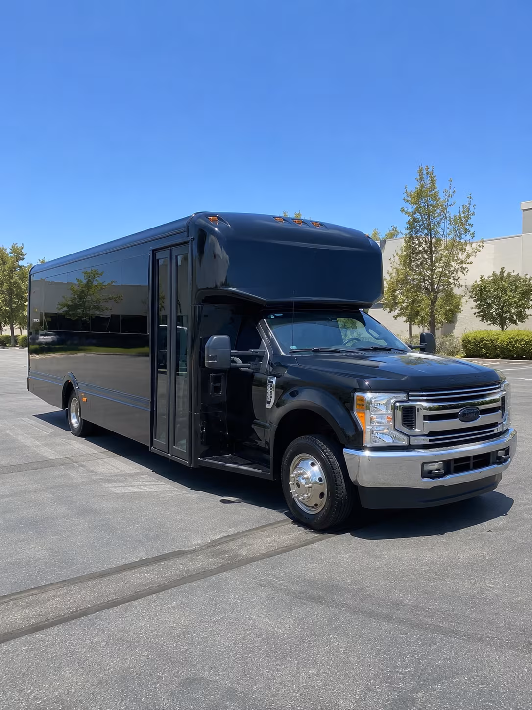 Honolulu Prom & Homecoming Transportation party bus exterior