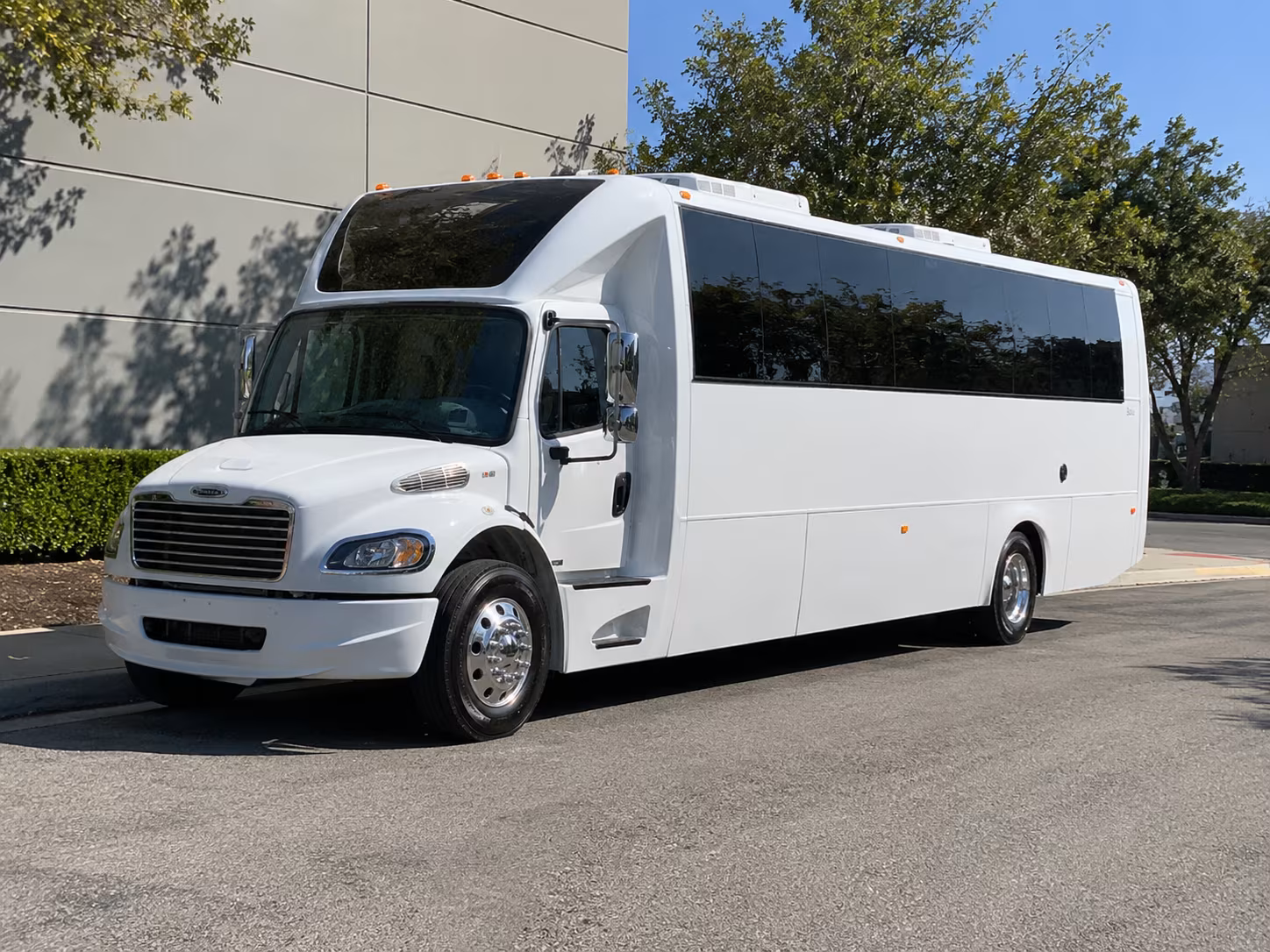 Honolulu Prom & Homecoming Transportation onboard seating