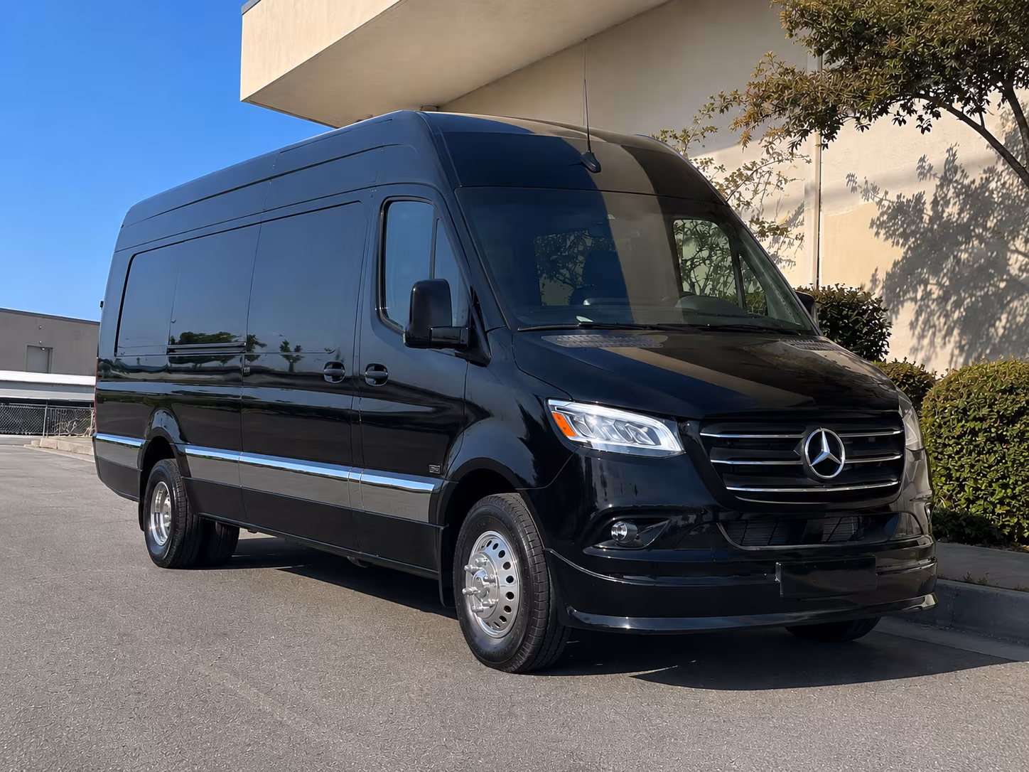 Honolulu School Event Transportation party bus exterior