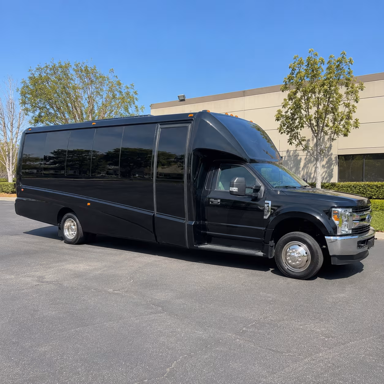 Honolulu Winery Tour & Pub Crawl Transportation party bus exterior