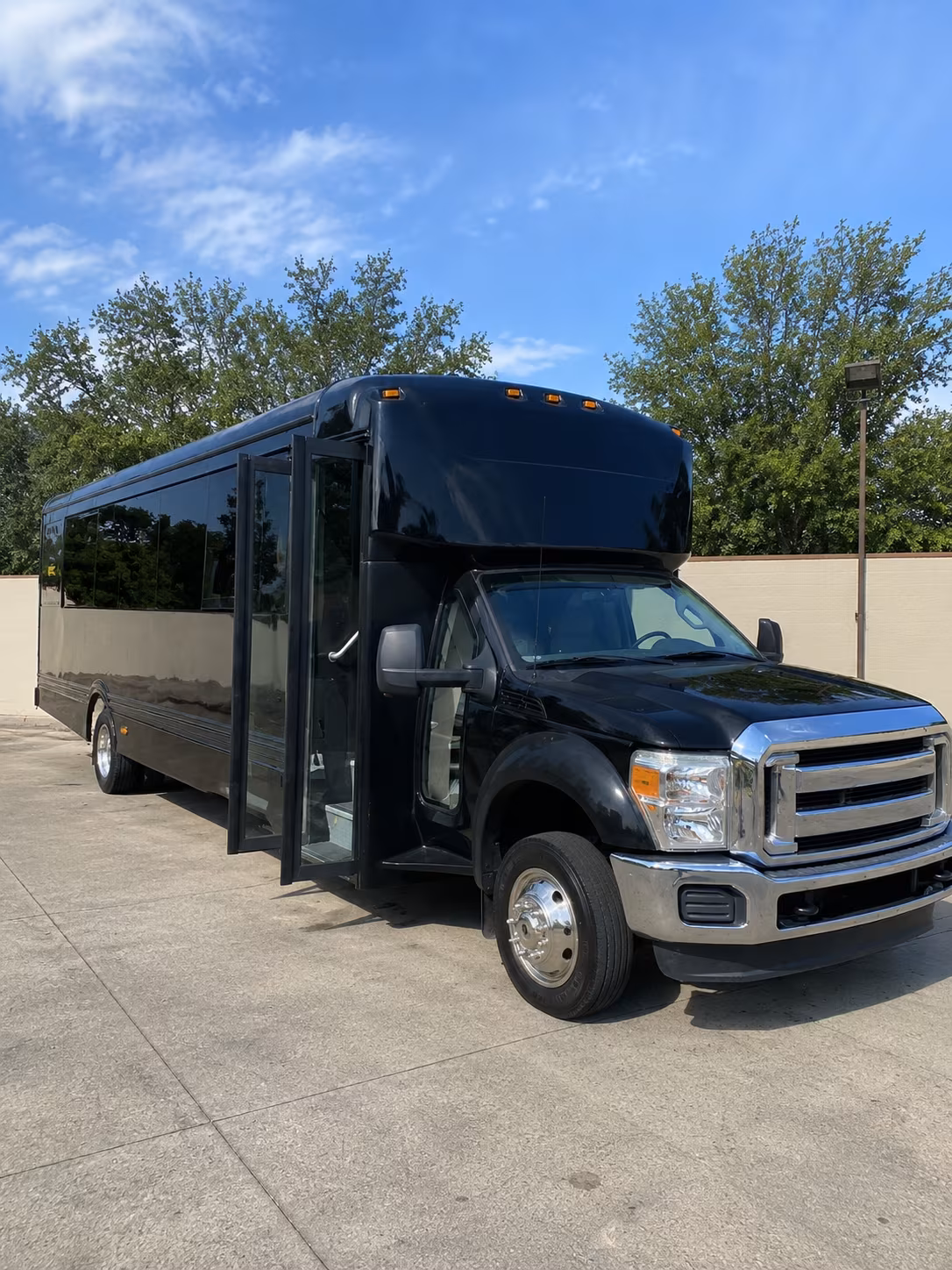 Kapolei Birthday, Sweet 16, & Quinceañera Party Bus Rentals